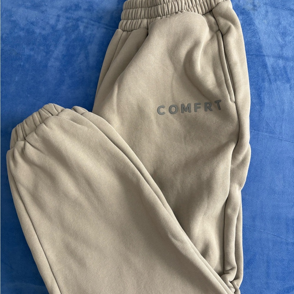 Comfrt Women's Tan Joggers